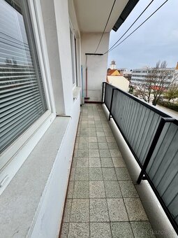 CENTRUM - veľký tehlový 3i byt, 85m2, loggia, garáž - 5