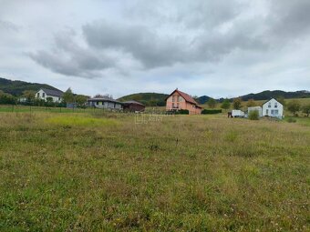 Predaj: Pozemok na stavbu RD v Zbyňove 1748m2 (992m2+756m2) - 5