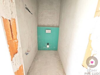 PRED DOKONČENÍM: PRIESTRANNÝ RODINNÝ DOM S ÚP 140 m2, POZEMO - 5