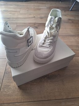 Armani - 5