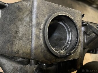 Mercedes om642 4 matic olejova vaňa - 5