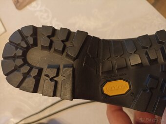 VIBRAM-DACHSTEIN -38. - 5