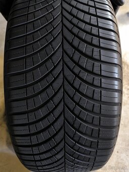 Goodyear Vector 4Seasons 245/40 R19 98Y - 5