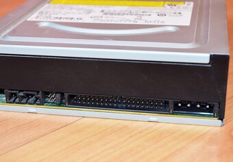 DVD mechaniky Philips SATA a Sony IDE - 5