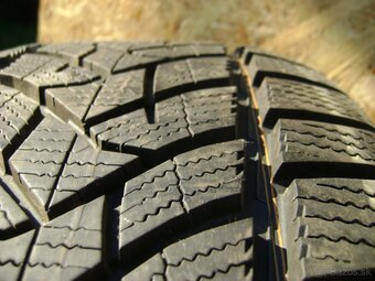 235/40 r18 zimne pneumatiky - 5