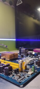 Intel Pentium CPU 2.70GHz + doska Gigabyte GA-G31M-ES2L - 5