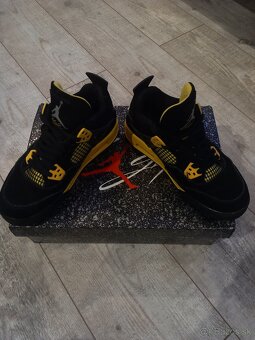Jordan 4 Retro "Thunder" - 5