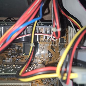 stary pocitac celeron A 300 - 5