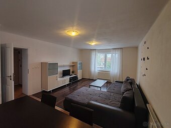 2-izbový byt v centre + parkovanie - 5