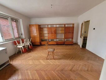 Nána-RD na predaj s 1979 m2 pozemkom vhodný na podnikanie - 5