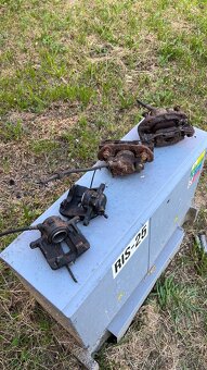 Brzdové strmene e30 - 5