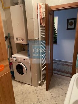 Priestranný 3-4 izbový apartmán s terasou, krbom a saunou v - 5