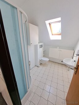 Prenajmem veľký 3 izbový byt - 5