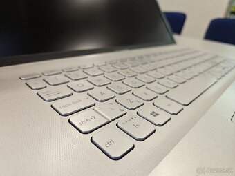 Asus VivoBook 17,3 notebook - 5