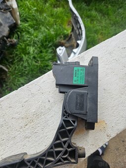 Plynový pedal - 5