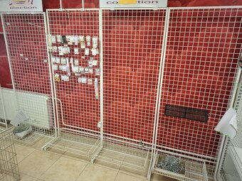 Predám vybavenie predajne - obchodné regále, vitríny, košíky - 5
