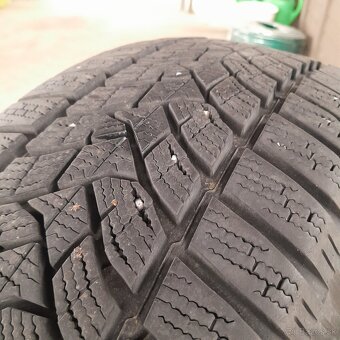 Predam zimne pneu zn. Dunlop 215/60/r16 - 5