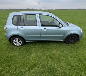 Mazda 2 - 5