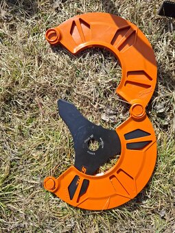 krovinorez stihl FS235 - 5
