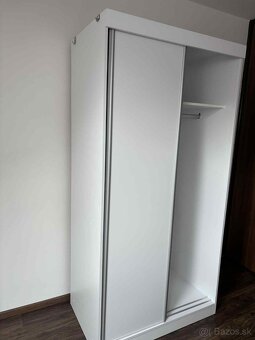 Moderná biela skriňa s posuvnými dverami (200x100x60 cm) - 5