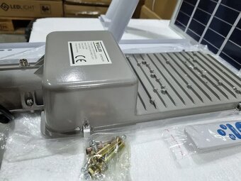 Solárna pouličná lampa VÖGLER GmBh PREMIUM verzia 2500W, lam - 5