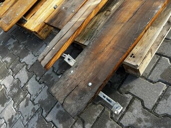 Masívne drevené police s konzolami - 5