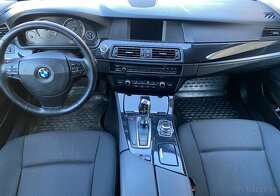 Rozpredám BMW F10 530d 190kw na diely - 5