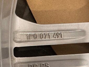 original seat leon sport 5x112 r18 1P0071491 - 5