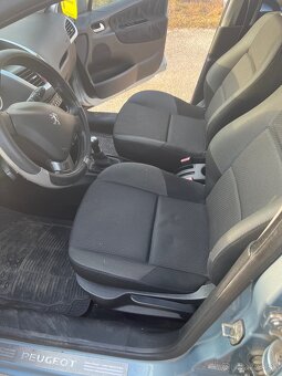 Peugeot 207 1.4 benzín - 5