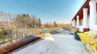 NA PREDAJ 3-IZBOVÝ RODINNÝ DOM S VEĽKÝM POZEMKOM V NITRIANS - 5