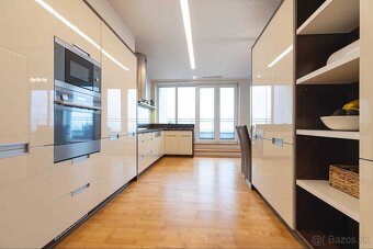 LUXUSNÝ 4 IZB BYT (Penthouse) s TERASOU s VÝHĽADOM na MESTO - 5