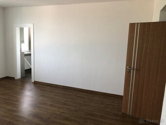 3- izbovy velkometrazny byt v obci Bosany so záhradou - 5