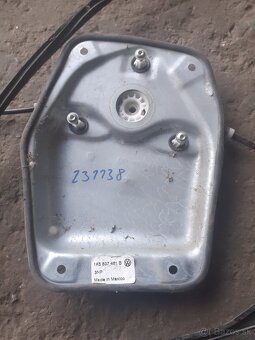 Volkswagen Golf V  1K5837461B - 5