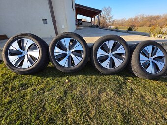 Volvo xc 40 - 5
