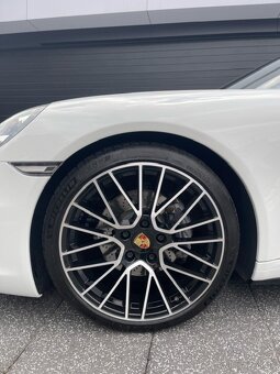 Porsche Carrera 4 992 Cabrio - 5