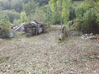 ZNÍŽENÁ CENA - pozemok v obci Uhliská o výmere 2852 m2 - 5