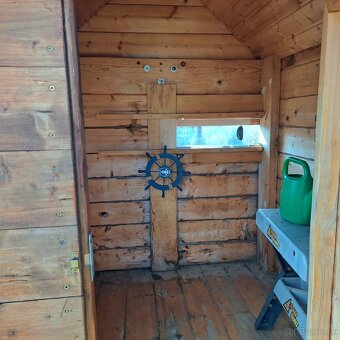 Detský domček so šmýkľavkou a dvojitou hojdačkou - 5