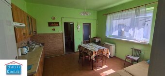 Ponúkame na PREDAJ rodinný dom - v obci KOMOČA 8 km od NZ - 5