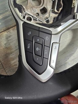 Multifunkcny volant VW Golf 8 - 5