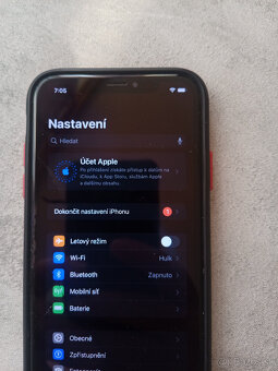 Apple iPhone XR 64GB - 5
