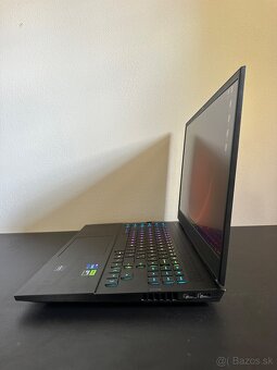 OMEN by HP 17 | RTX 4080 / i7 13th / 32GB / 1TB SSD - 5