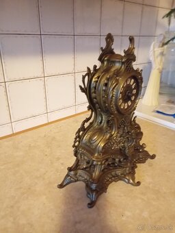 Predám pekné bronzové hodiny - 5