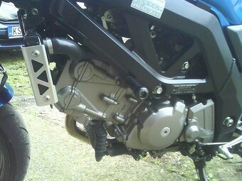 Suzuki SV 650 N - 5