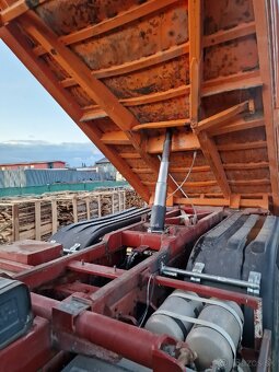 Iveco Eurotrakker - 5