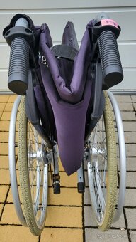 invalidny vozík 45cm pridavne brzdy pre asistenta odľahčeny - 5