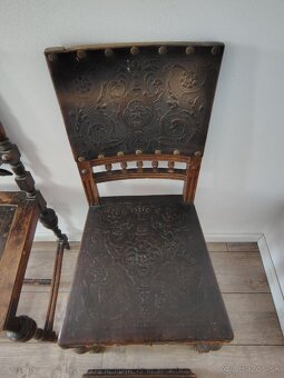 Historické drevené stoličky – set 2 ks - 5