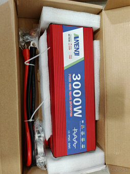 Menič 12V na 230V čistý sínus - 5