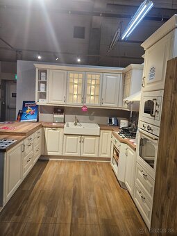 VSTAVANA KUCHYNA Z VYSTAVY - 5