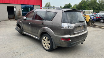 Mitsubishi Outlander 2.2DI-D4 N14 Na náhradní díly 4x4 - 5