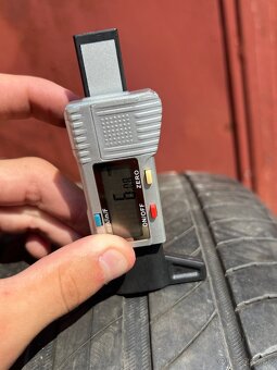 MICHELIN 215/55/R18 - 5